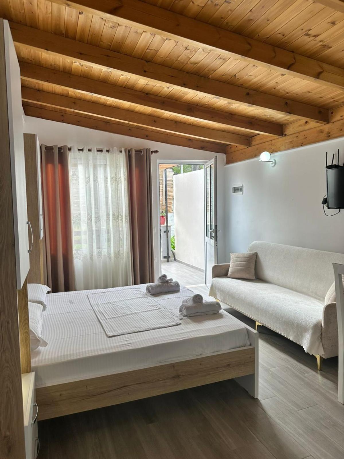 Vila Soleil Vlorë Exterior foto